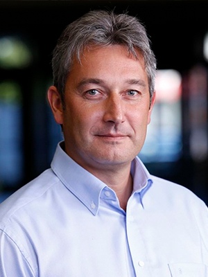 headshot-uwe